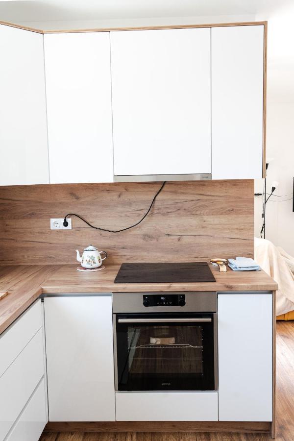 Station 22 - Brand New Apartment With A Terrace And Private Parking Vir Εξωτερικό φωτογραφία