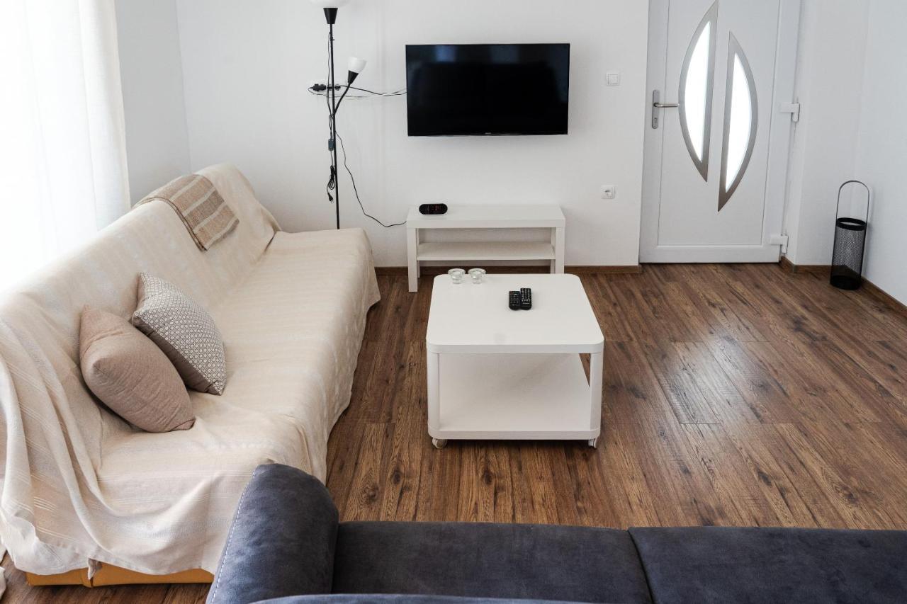 Station 22 - Brand New Apartment With A Terrace And Private Parking Vir Εξωτερικό φωτογραφία
